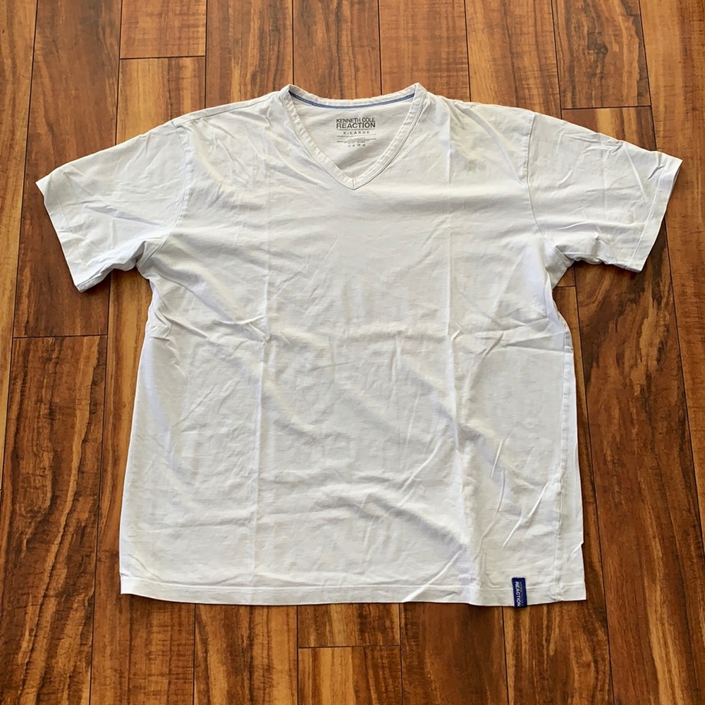 Kenneth Cole Reaction White v-neck shirt